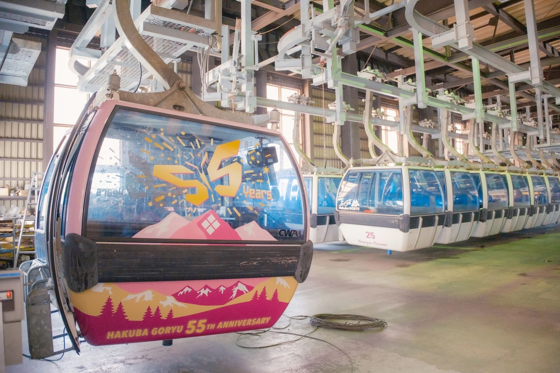 ゴンドラ、ロープウェイ、スキーリゾート、白馬五竜、55周年、記念、山、輸送システム、メンテナンス、駅、交通機関