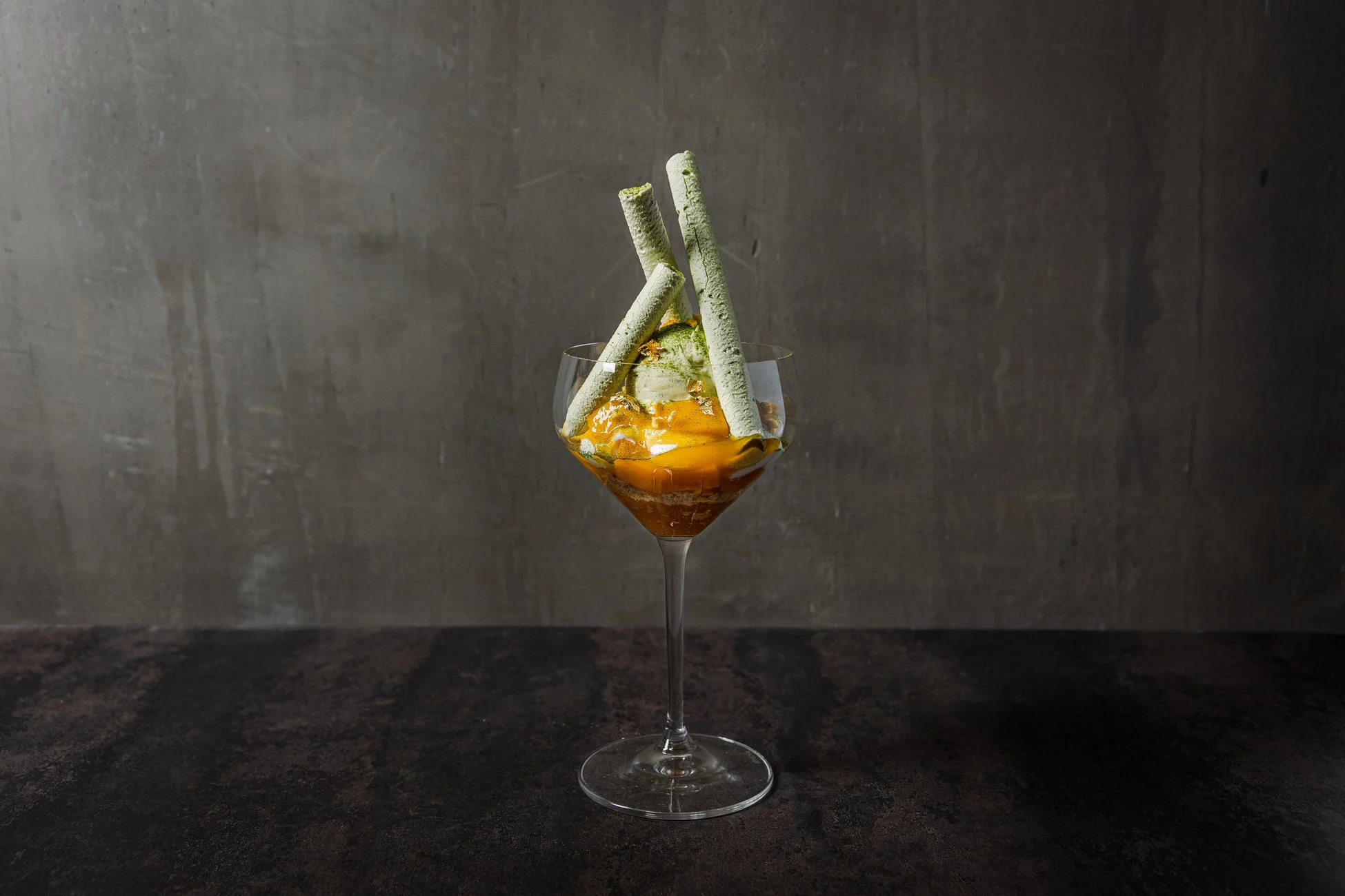 日本茶とマンゴーのティラミスパフェ