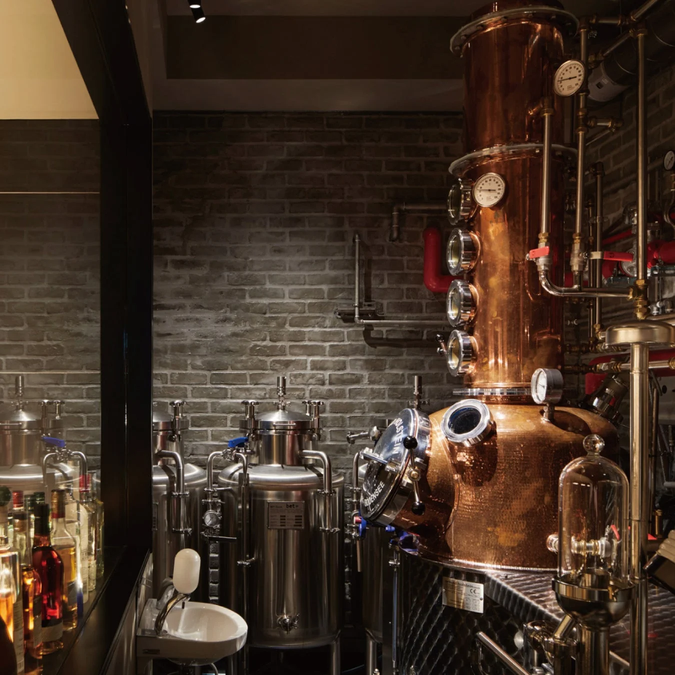 蒸留所の内部風景
