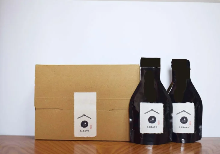 SAKAYAのボトルと箱