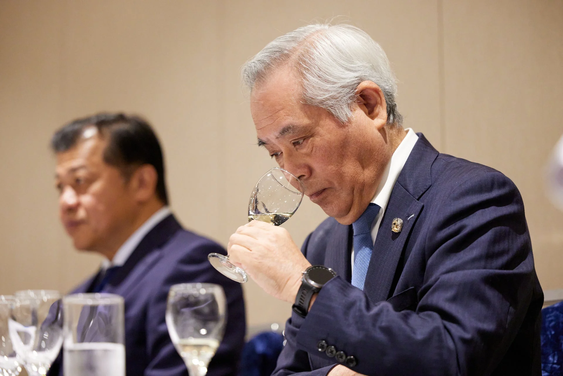 輿水精一氏のテイスティング風景