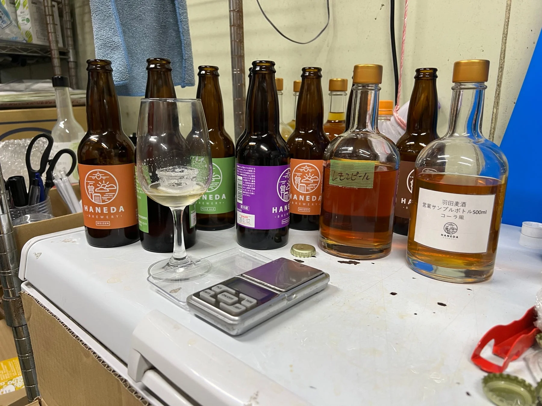 開発中のビール瓶の様子