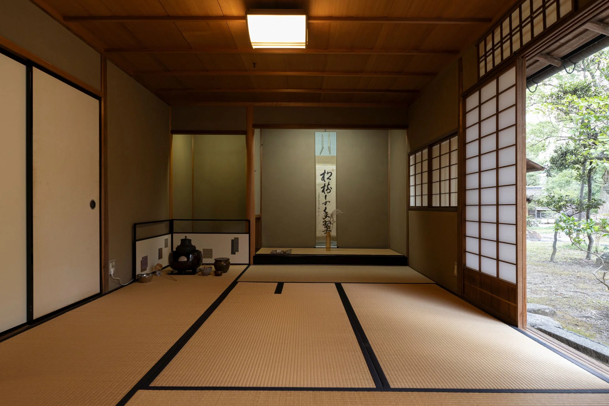 和室と日本庭園
