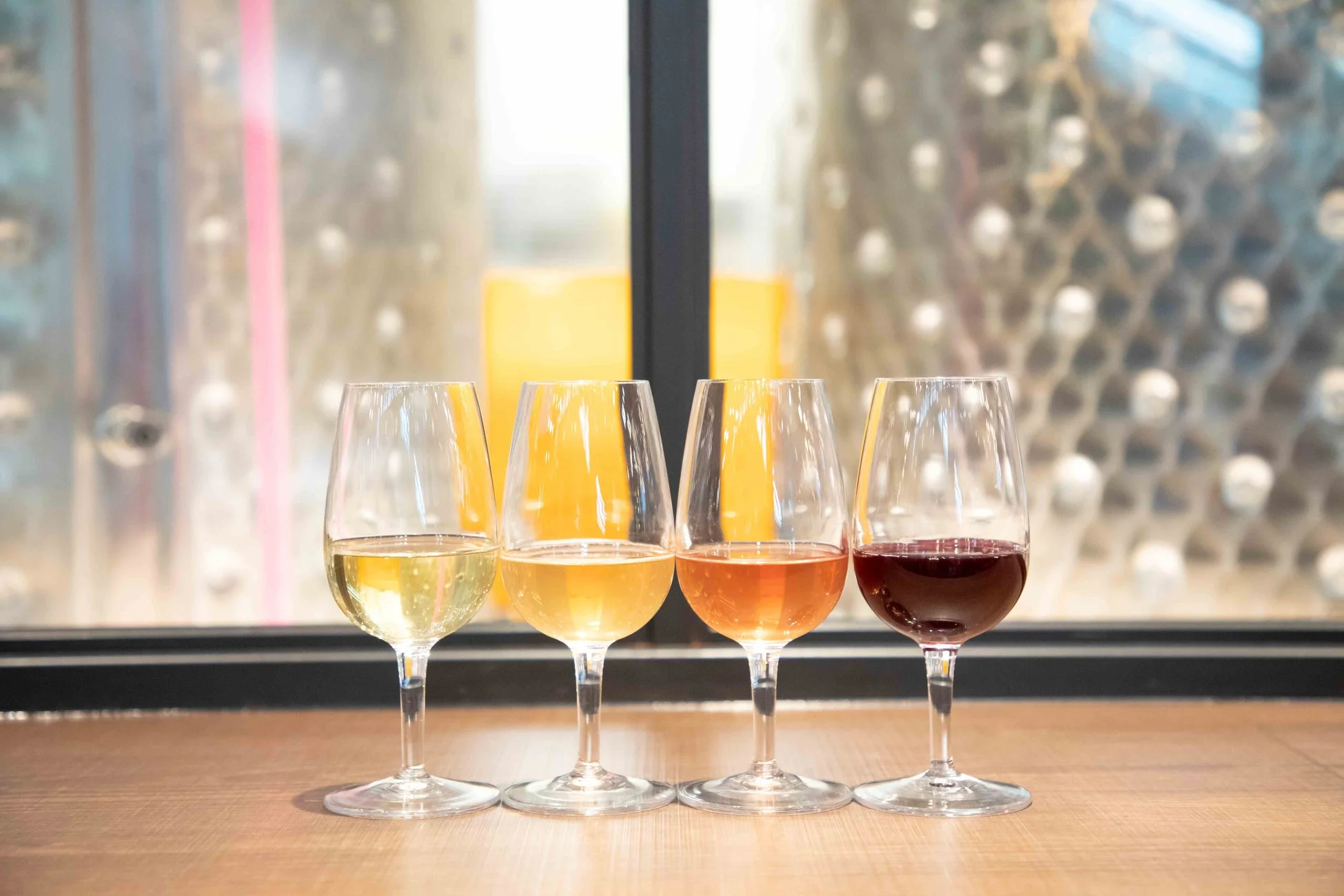 様々な種類のワイングラス