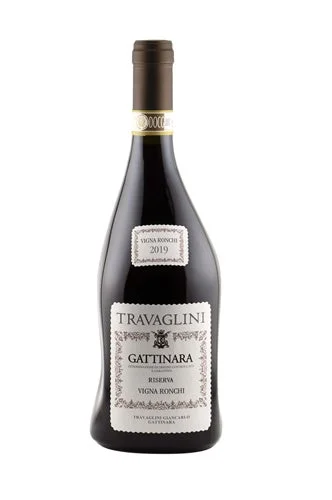 白い背景に置かれた、Travaglini Gattinara Riserva Vigna Ronchi 2019という銘柄のワインボトルです。ラベルにはワインの種類、生産者、ヴィンテージが明記されており、イタリアのDOCGワインであることがわかります。