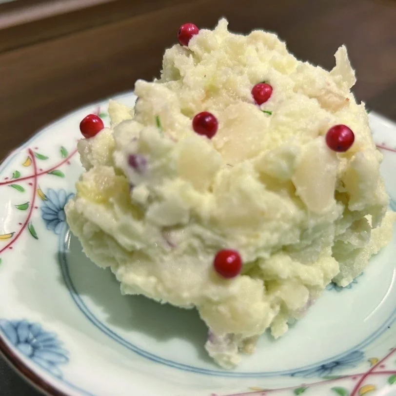 わさびといぶりがっこのポテサラ