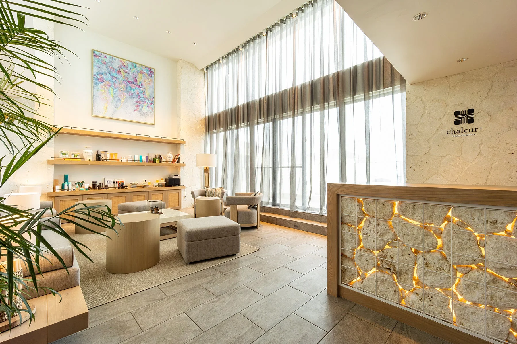 エステ Beauty & Spa chaleur+ Okinawa 受付