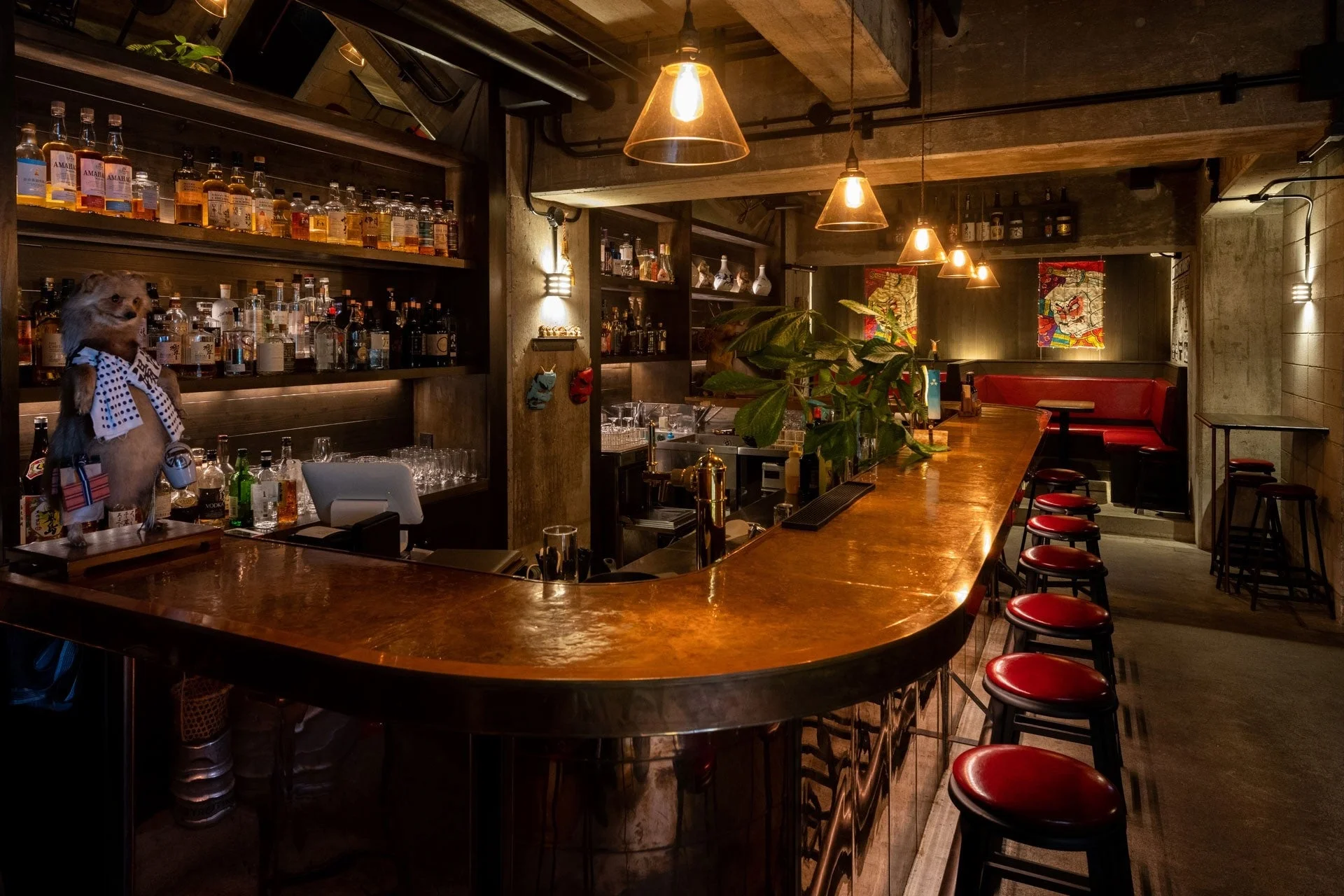 狸tanuki barの店内