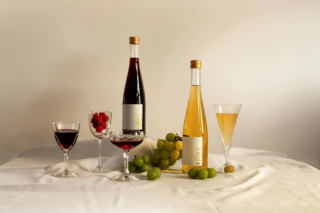 日本酒の新しい扉を開く！✨ 夫婦の情熱から生まれた低アルコールリキュール「Lilight Raspberry」が一般販売開始🥂