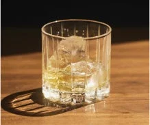 ロックグラスの焼酎