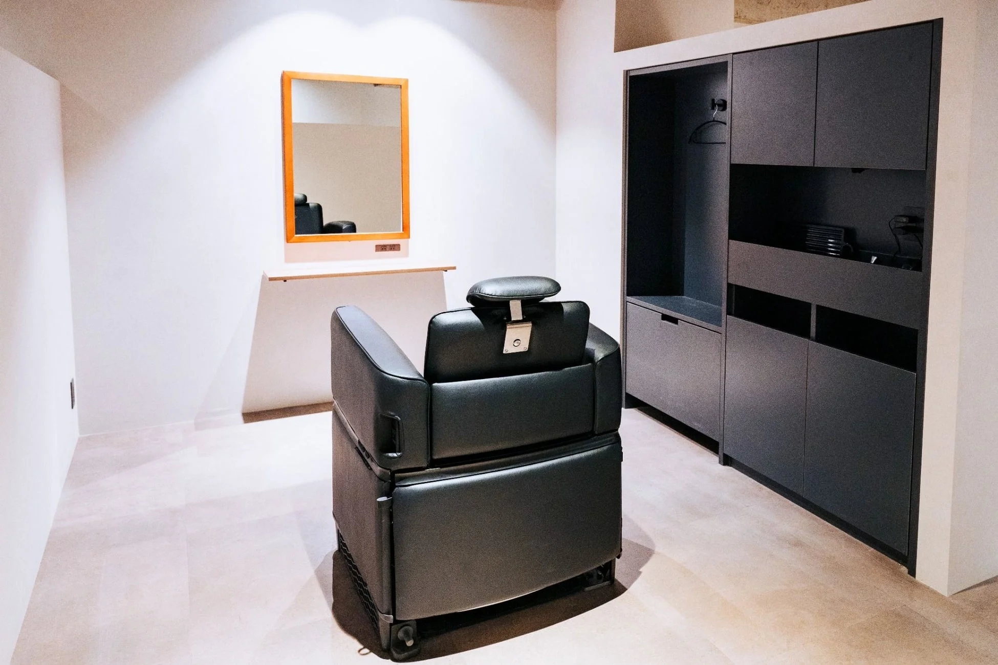 モダンで落ち着いた雰囲気の個室