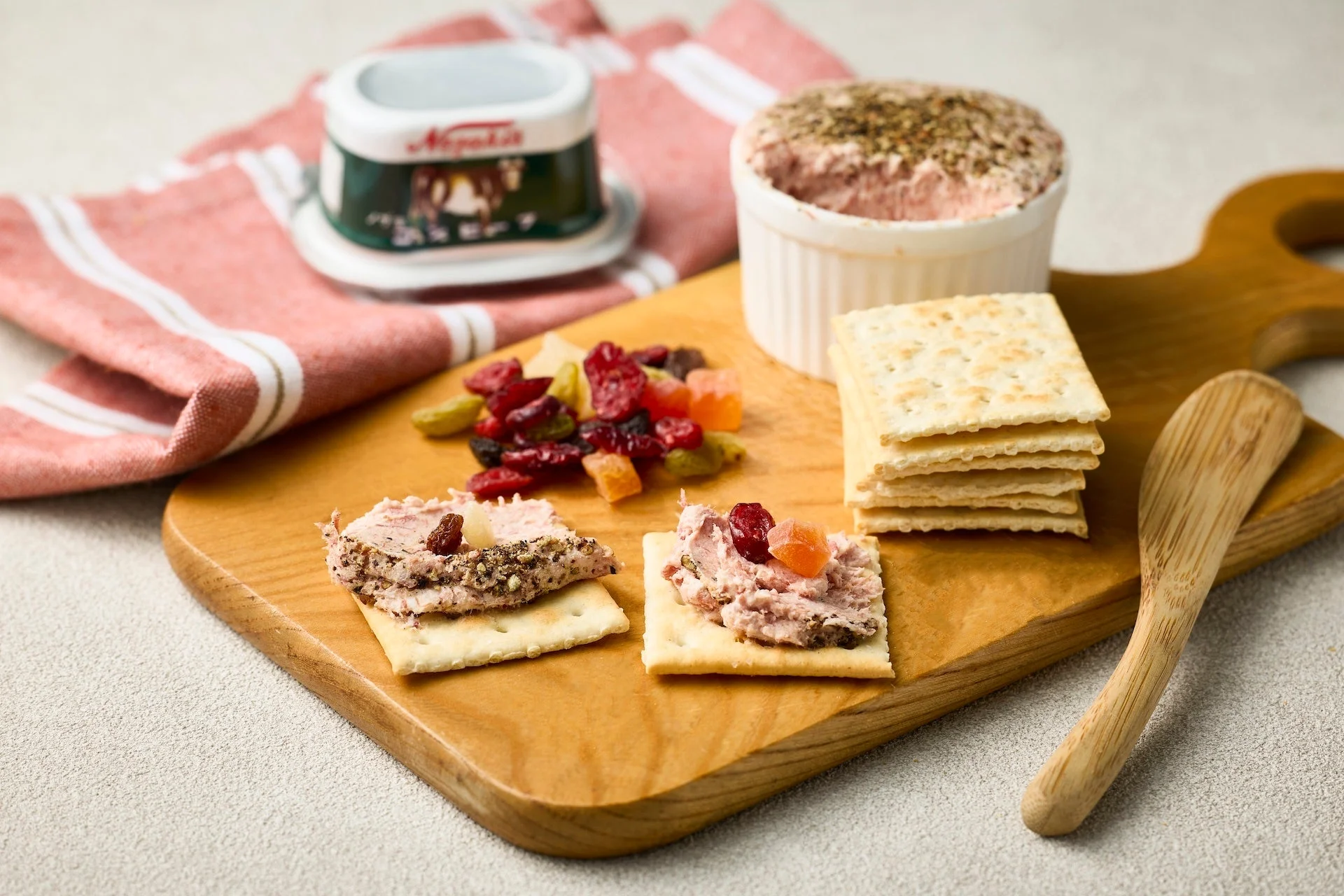 コンビーフのチーズリエット