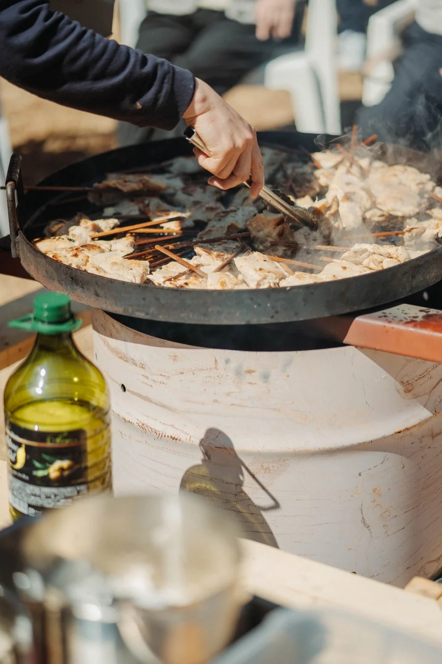 屋外イベントでの調理風景