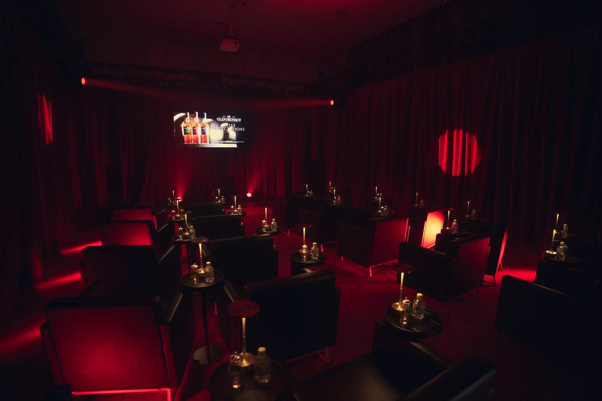 シアター型インスタレーションの様子