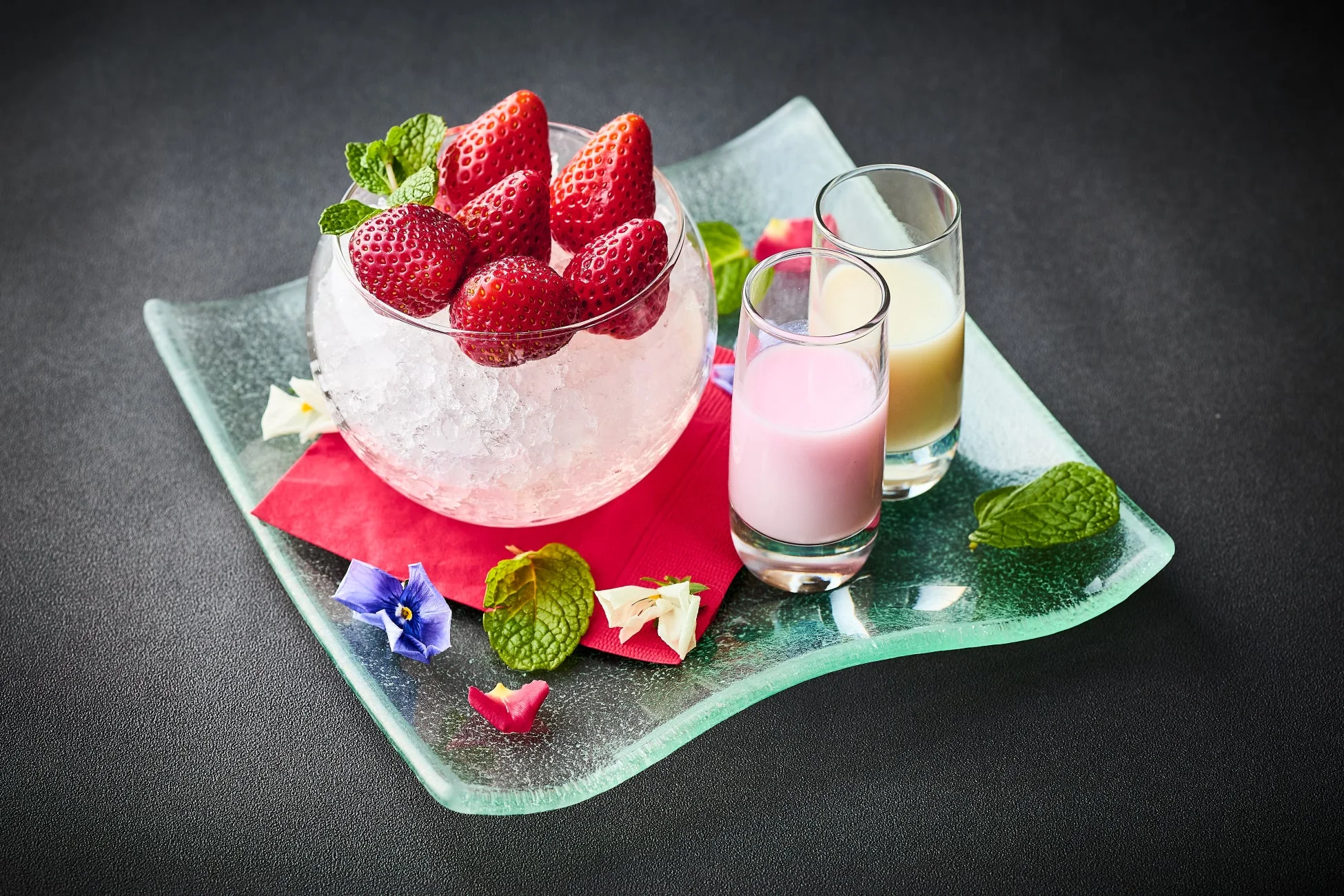 苺盛り合わせとドリンク2種