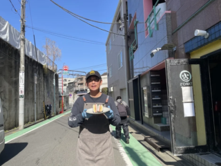 ハリウッドの夢から日本のソウルフードへ！元ディズニー・シンプソンズのクリエイターが東京・駒場東大前で「具沢山おにぎらず」専門店「RAZ」をオープン🍙✨