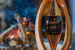 世界限定151本！幻のシングルモルト「グレングラント 65年」開封式がbar hotel箱根香山で開催決定✨一夜限りの贅沢を体験する経営戦略とは？