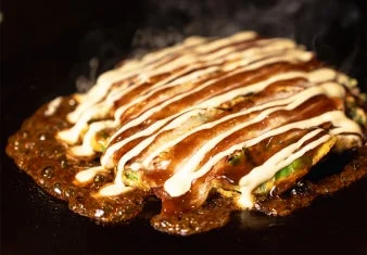 調理中のお好み焼き