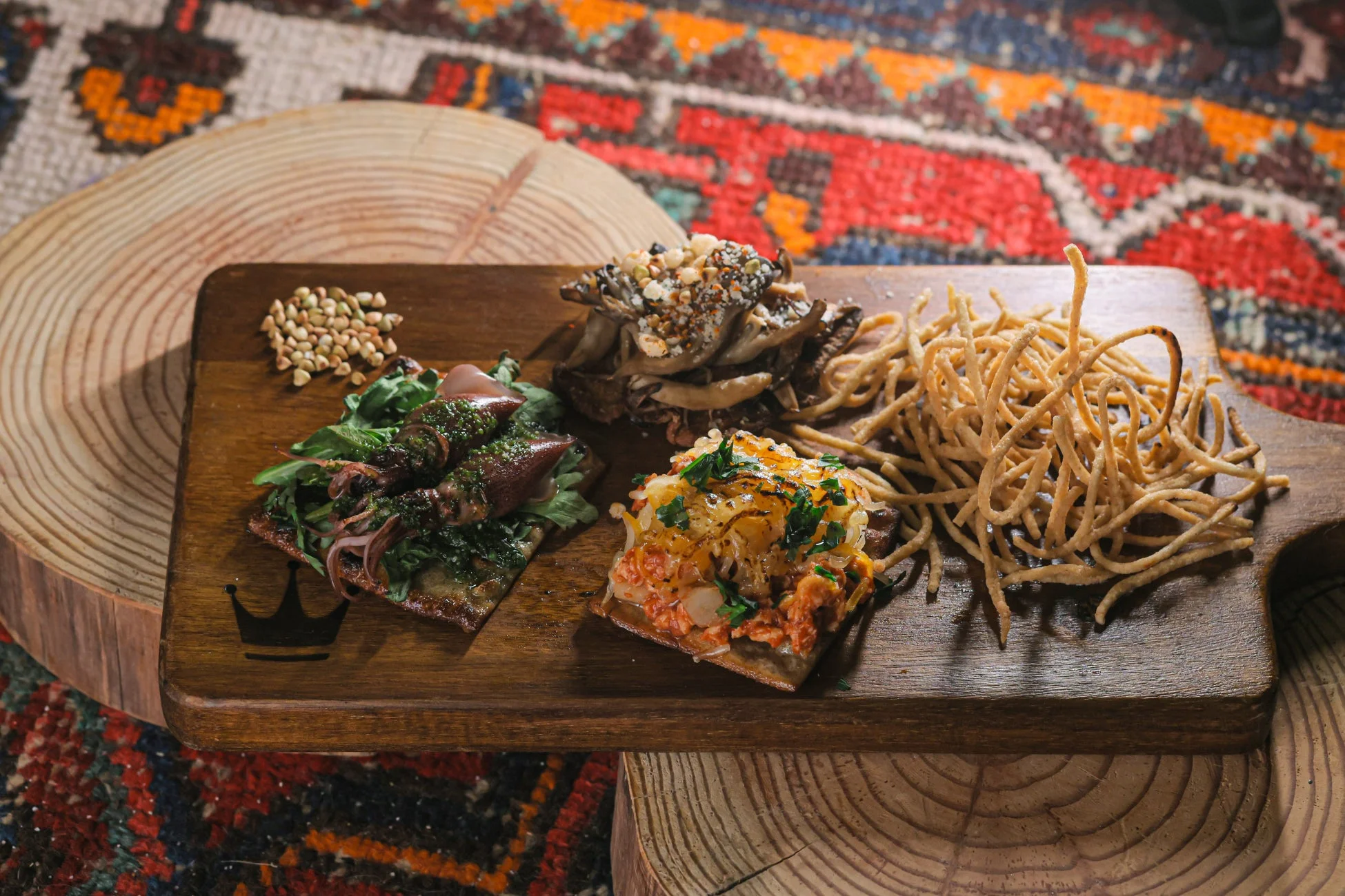 創作料理の盛り合わせ