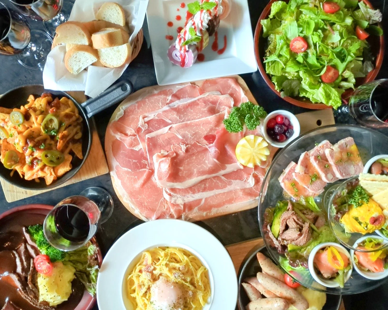 料理の盛り合わせ