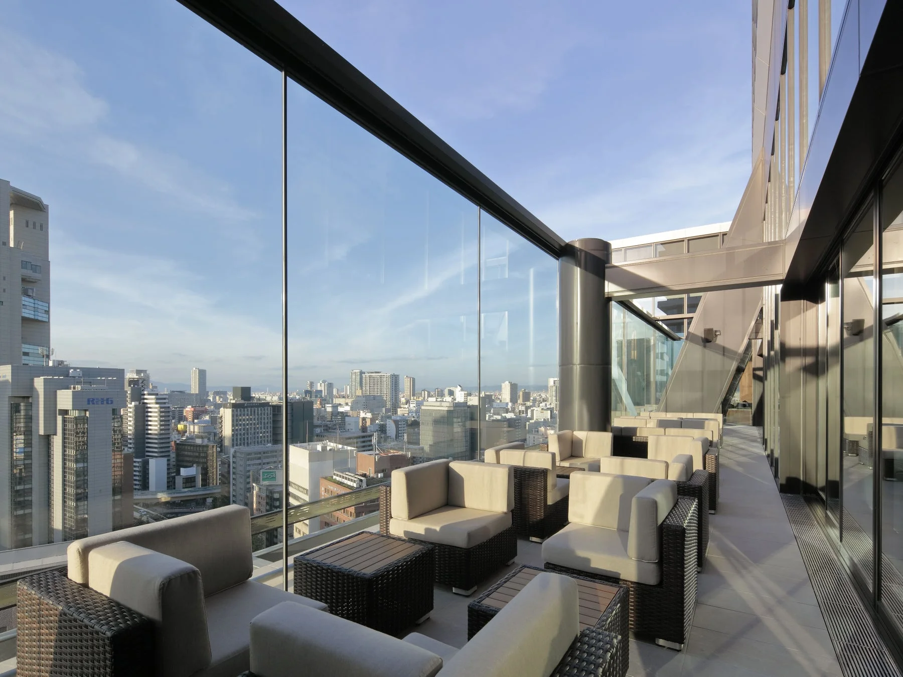 ルーフトップテラスからの都市景観