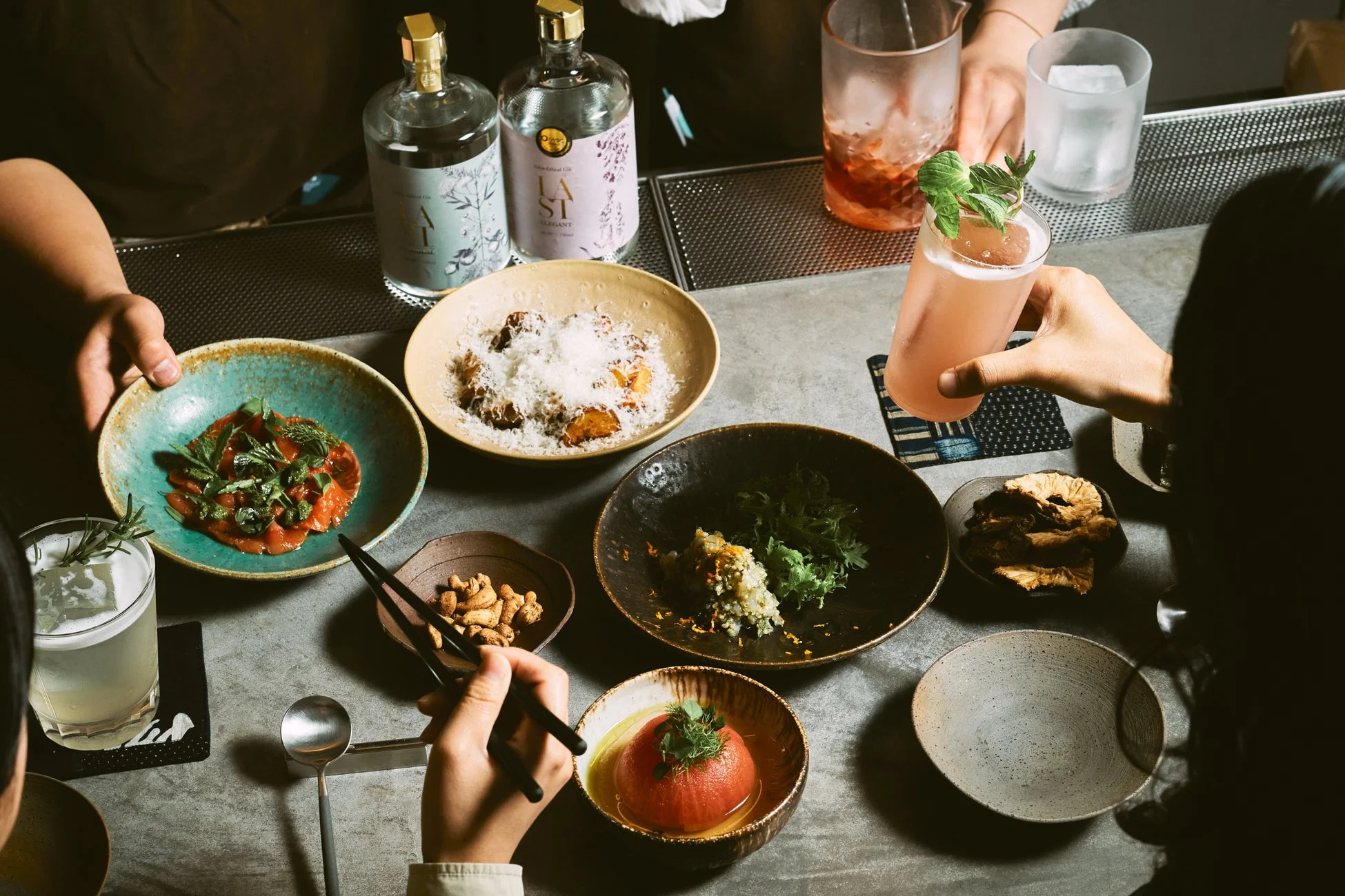 バーダイニングの様子