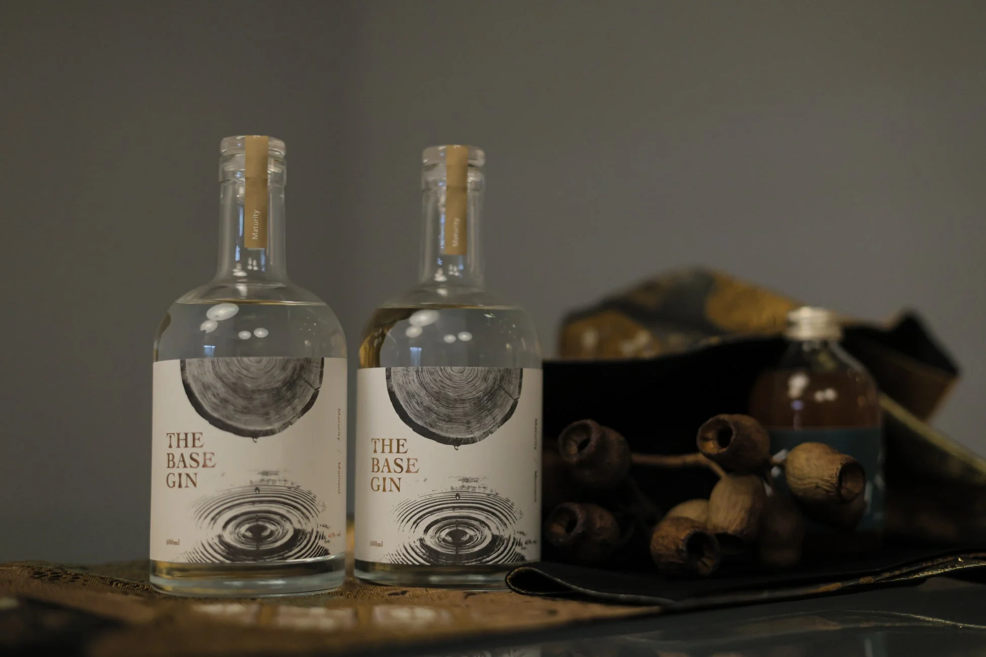 THE BASE GINのボトル