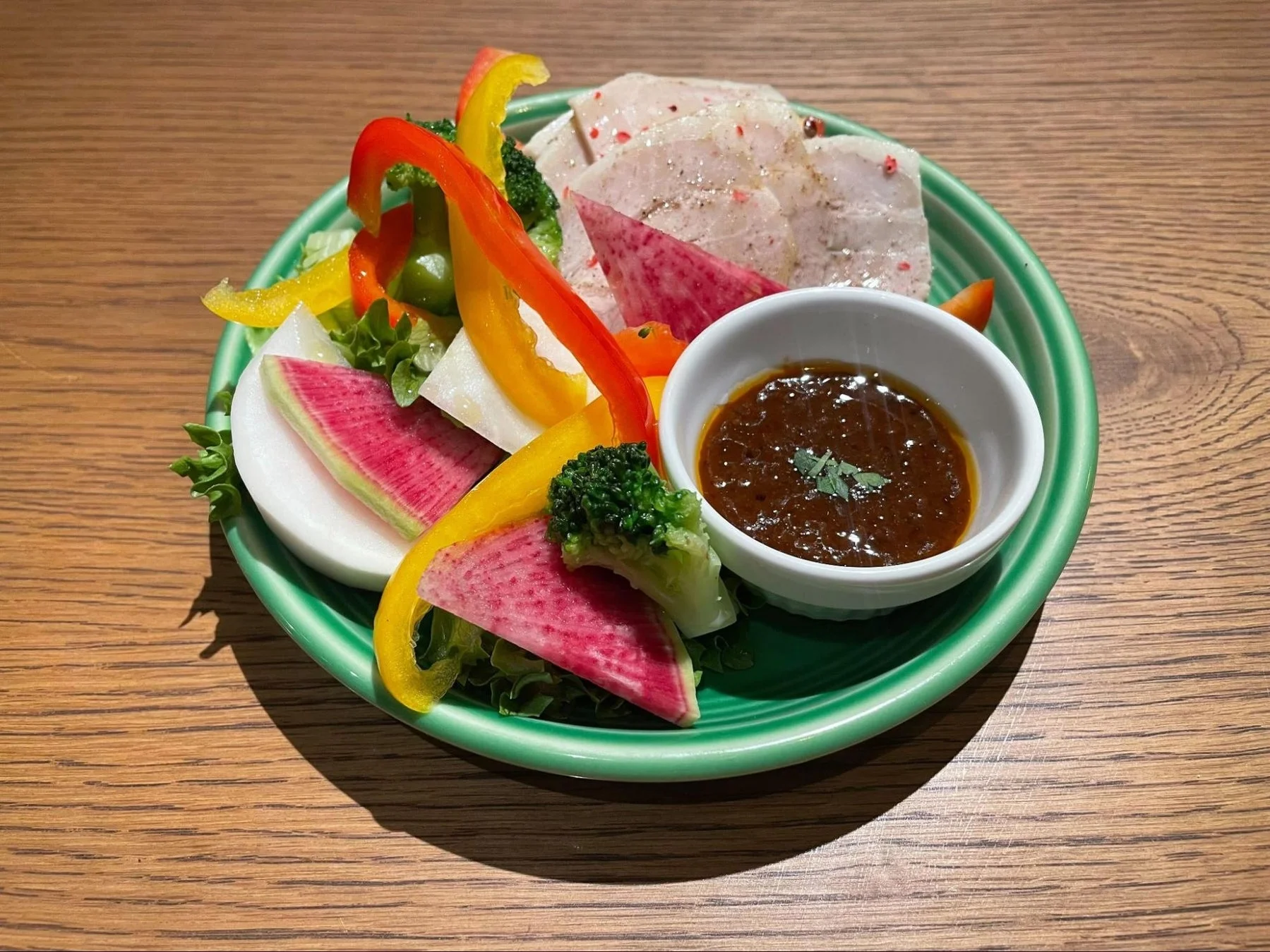 スーチカーと旬野菜のバトネ