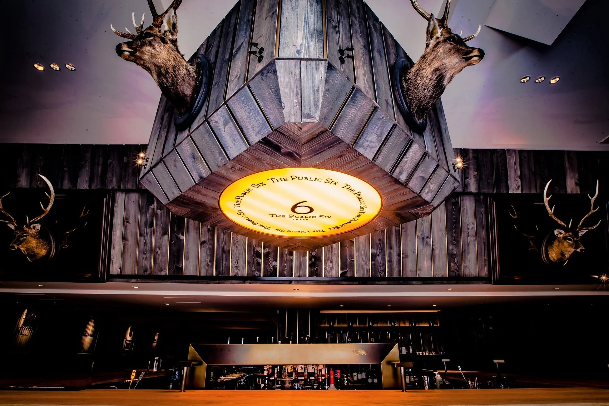 THE PUBLIC SIX 外観