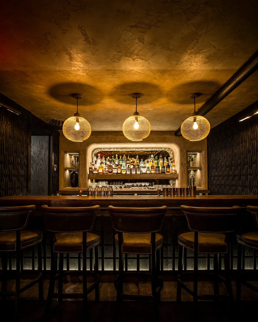 Sip & Guzzleのバーカウンター