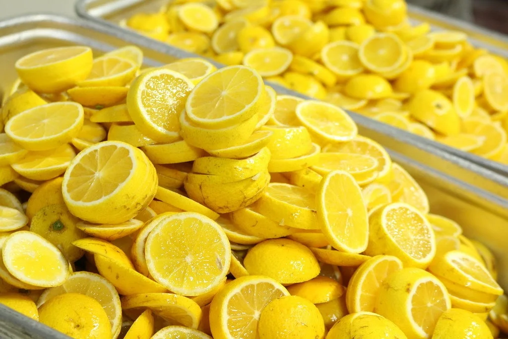 カットされたレモン