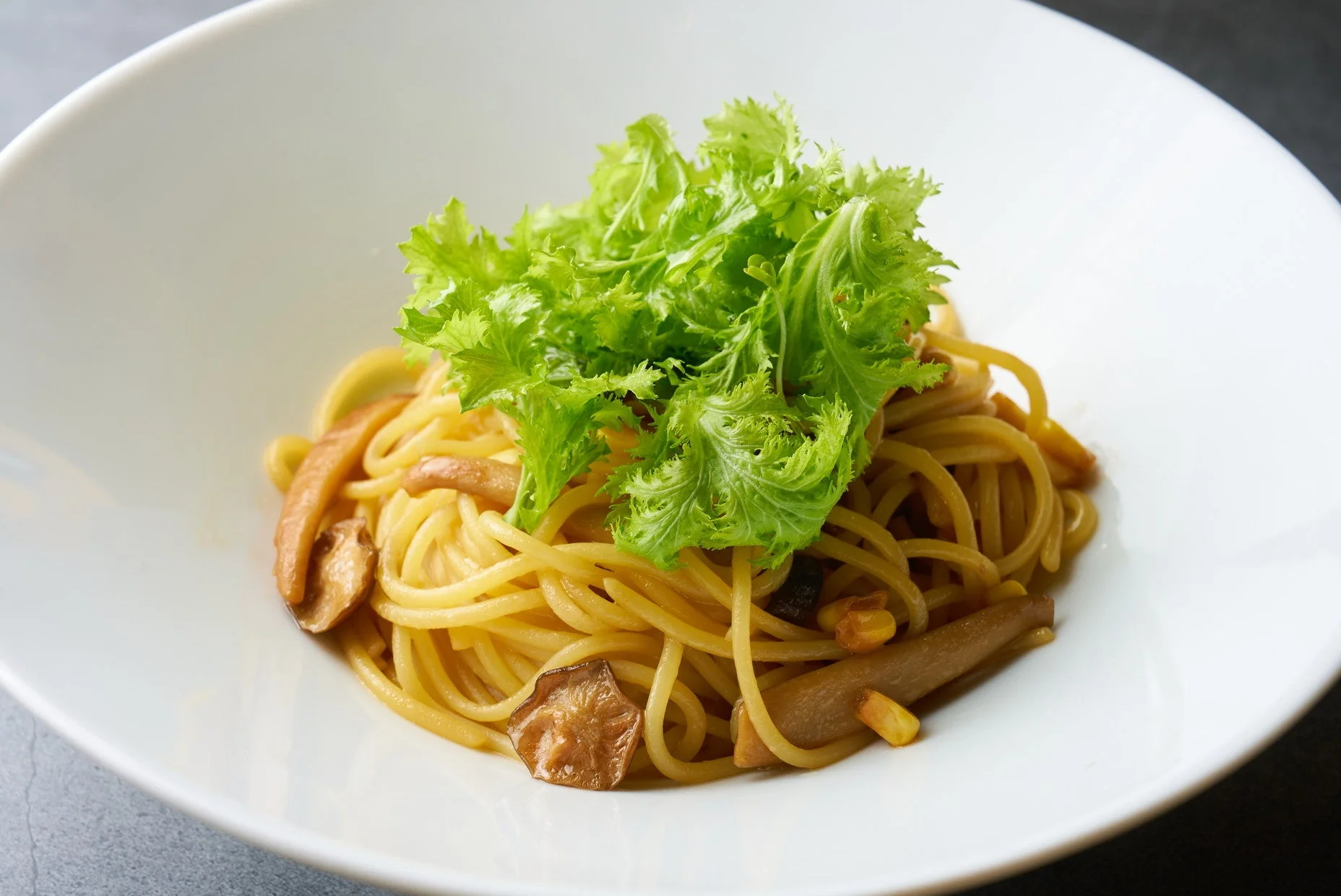 きのこがたっぷり入った和風スパゲッティ