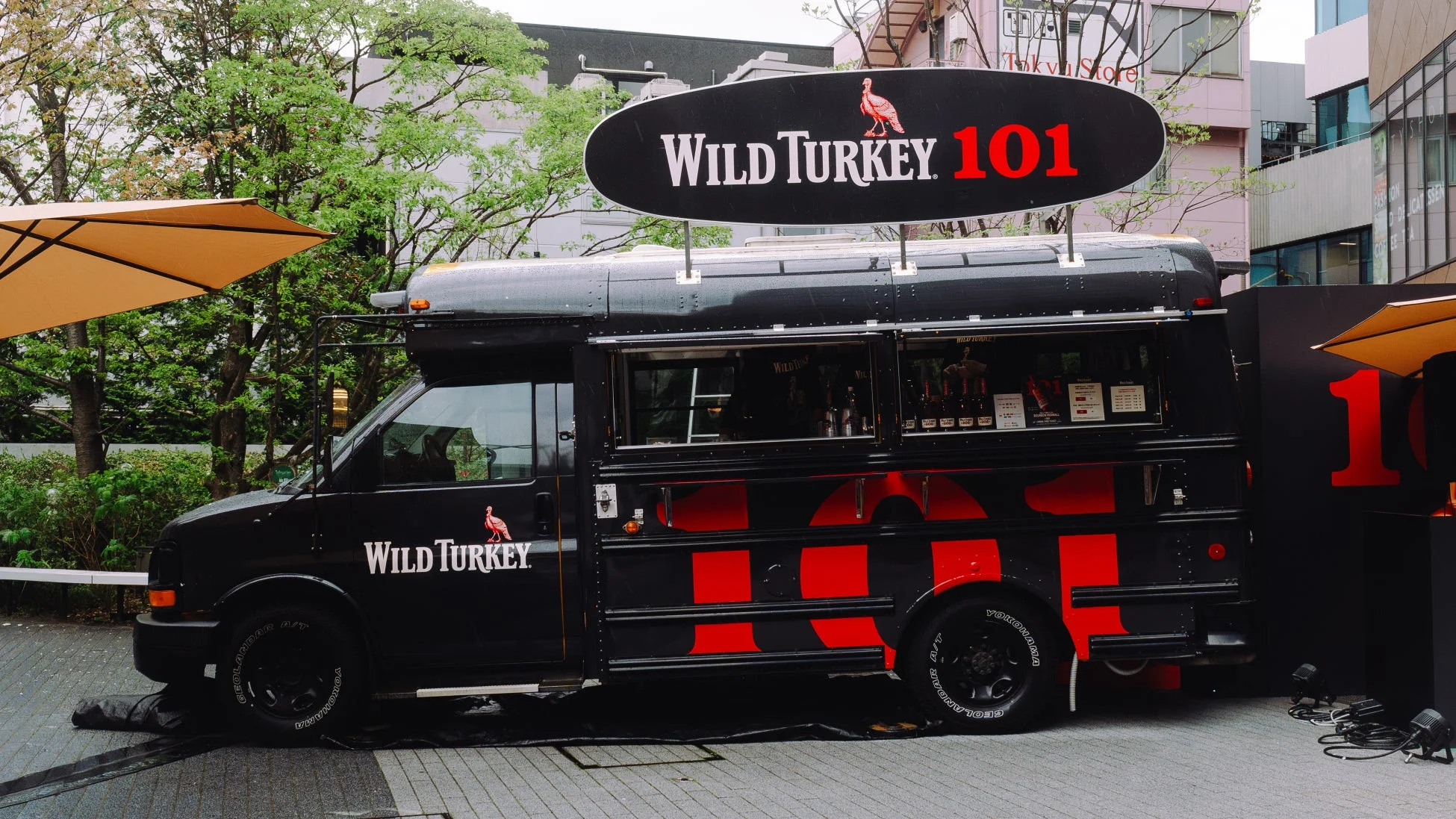ワイルドターキーのフードトラック