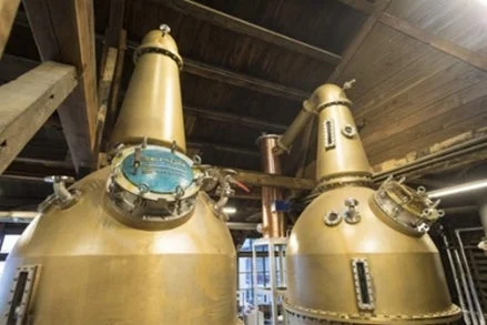 ウイスキー蒸留所、銅製ポットスチル