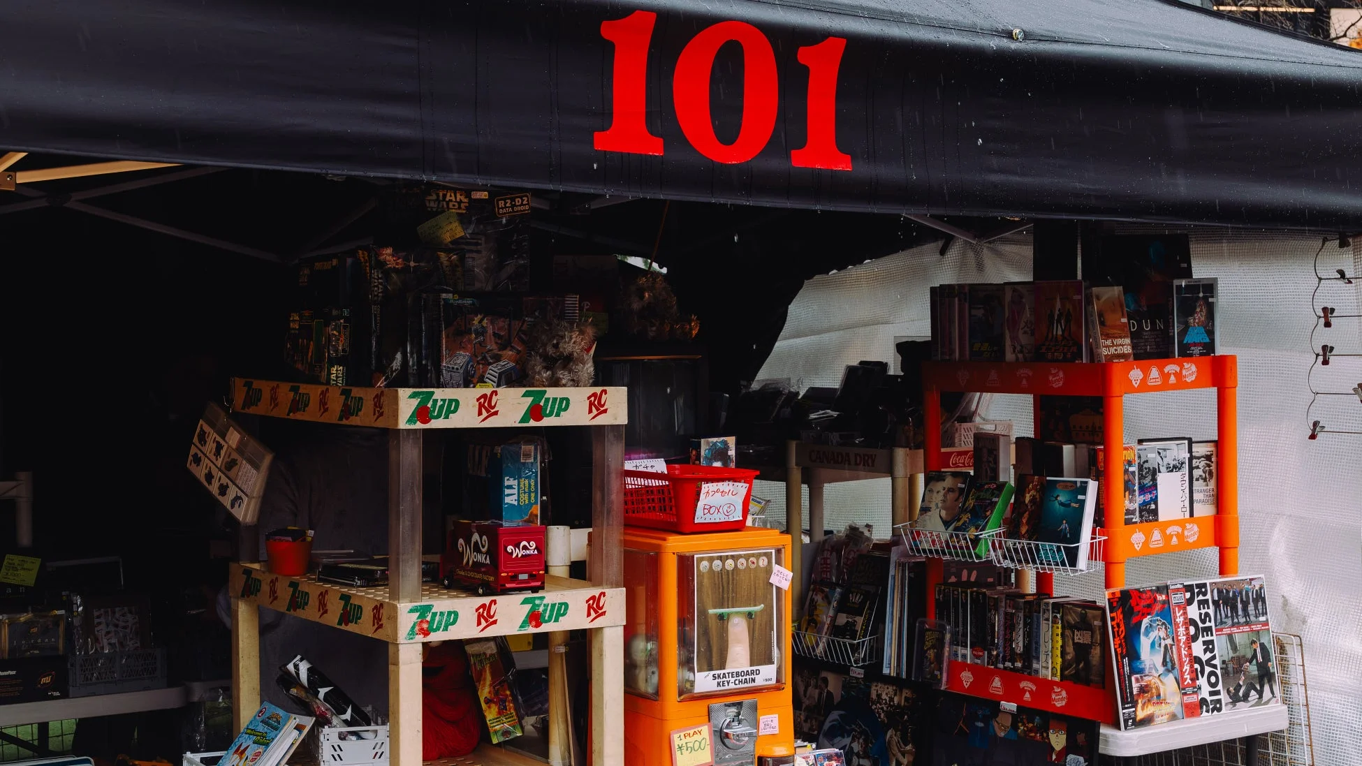 KEEP LEFTのブース