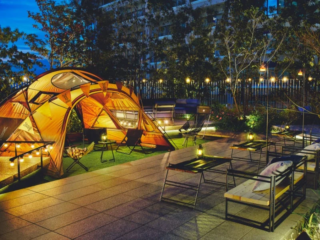 都会の真ん中で「DOD」とキャンプ体験！キャノピーbyヒルトン大阪梅田が仕掛ける『キャンパーノ・ビアガーデン』の魅力とは？🏕️✨