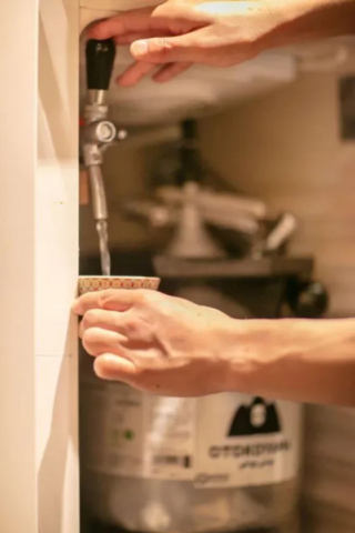 京都四条烏丸に新風！🍣🍤樽生日本酒が楽しめる「寿司と天ぷらと樽酒」がリニューアルオープン！✨