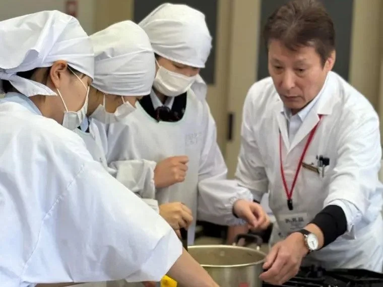 料理開発の様子