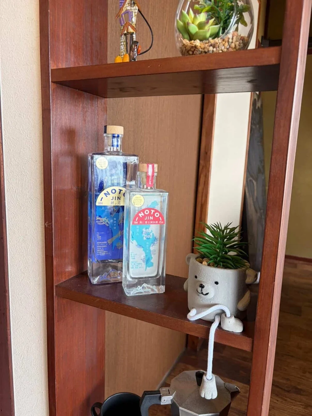 のとジンボトルとインテリア