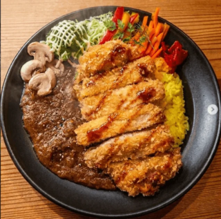 六本木で昼飲みも！🍛✨ 夢を叶える「ななつらぼし」がシェアレストランで華麗にオープン！