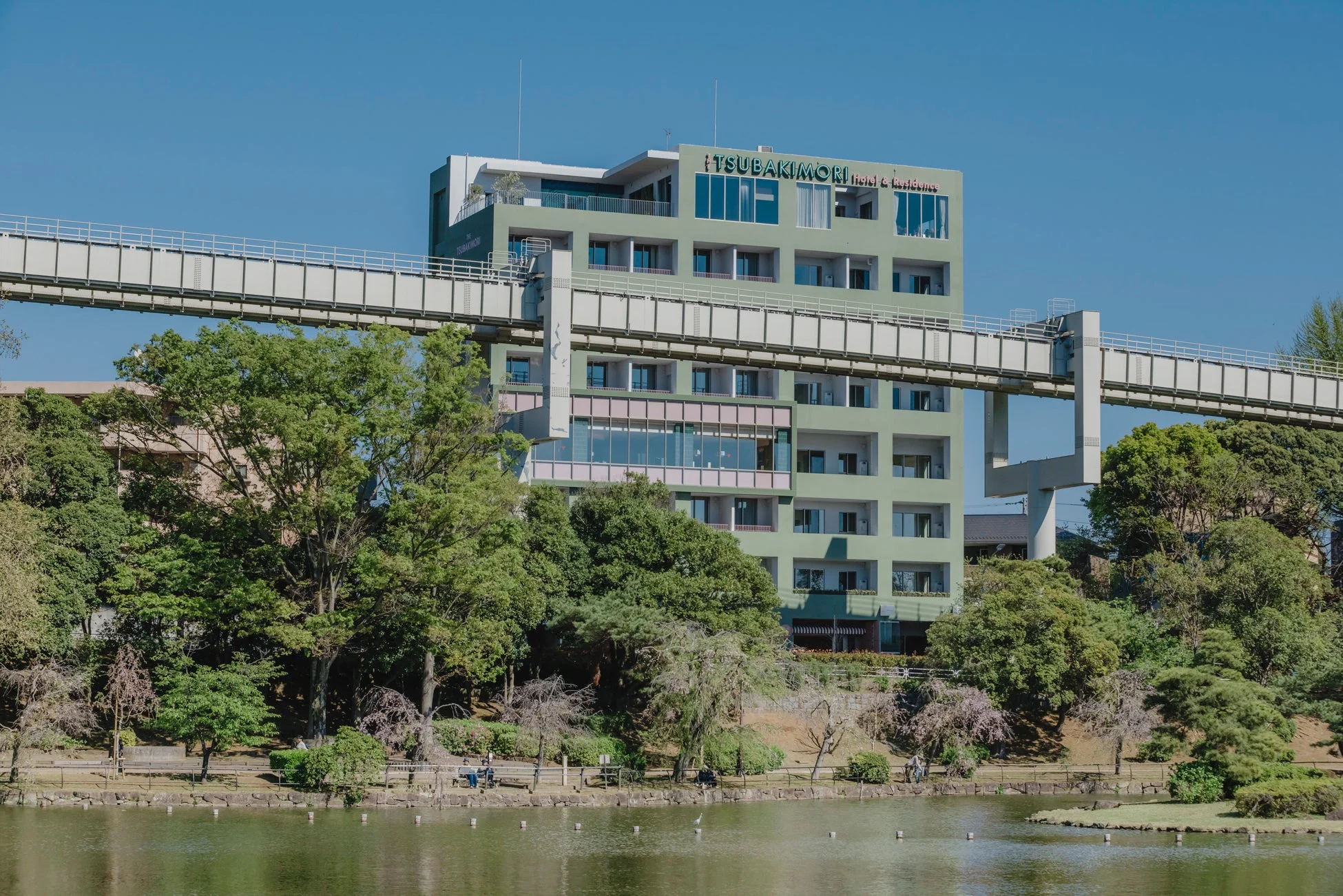 THE TSUBAKIMORI Hotel & Residenceの昼の外観