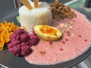 恵比寿に降臨！見た目はピンク、味は本気のスパイスカレー「PEACH HOUSE CAFE」が教えてくれる、夢を叶える経営術✨