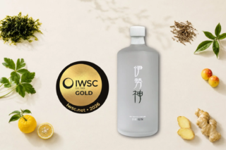 世界が認めた「伊勢の香り」！クラフトジン『伊勢神』IWSCゴールド賞受賞に見る、伊勢萬の挑戦と地方創生の可能性✨